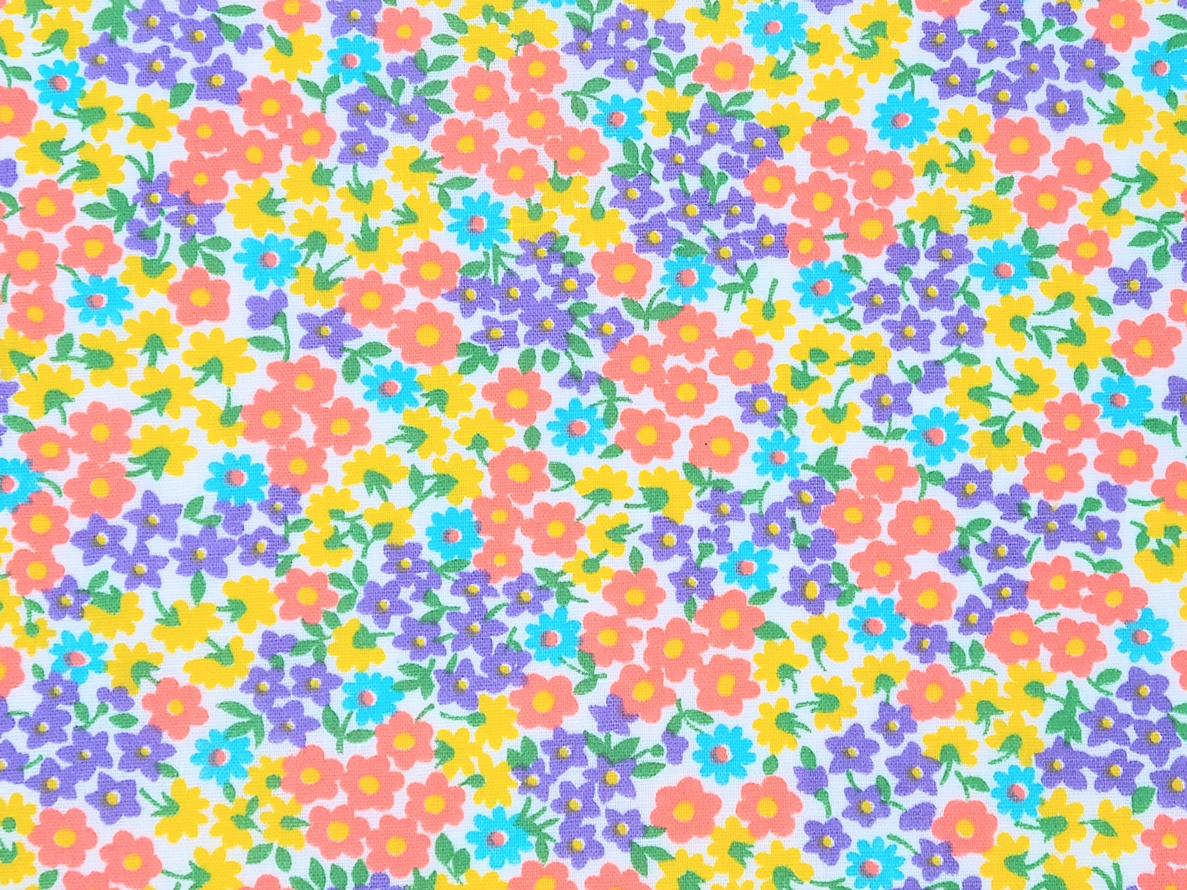 1960s 1970s Retro Fabric - Cotton - Cheery Little Daisy  - Fabric Remnant - 6C345