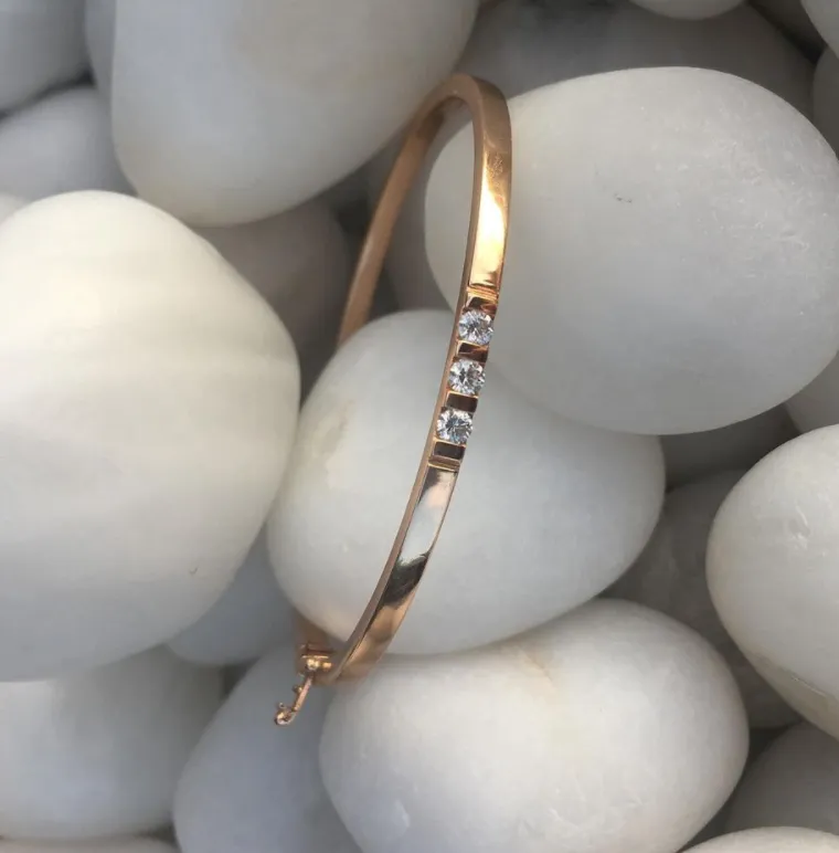 Stackable Bangle (3 Diamonds)