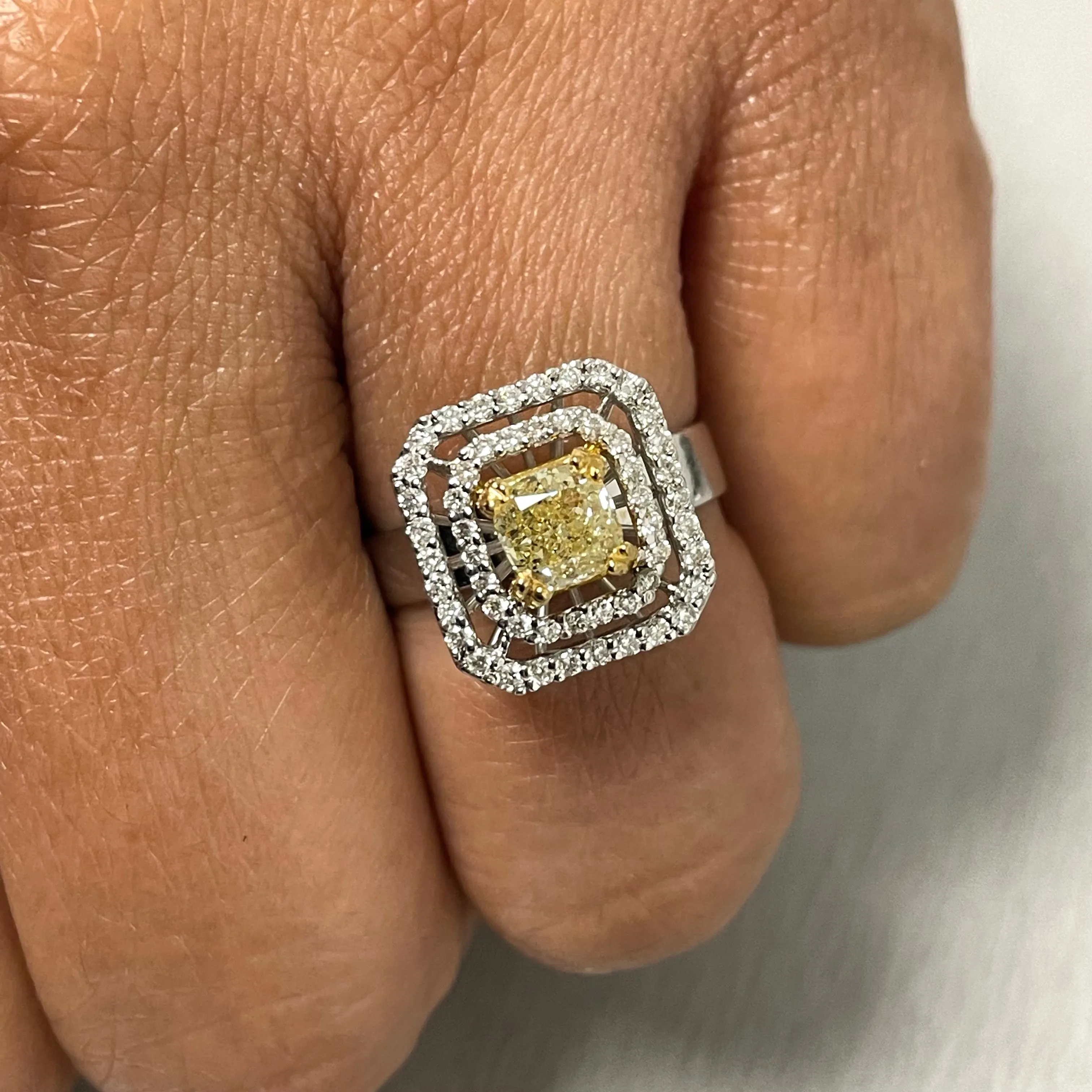 Summer Yellow & White Diamond Ring (1.15 ct Diamonds) in Gold